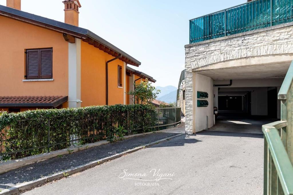 Il Giardino Di Laura Apartment Costa Volpino Exterior foto