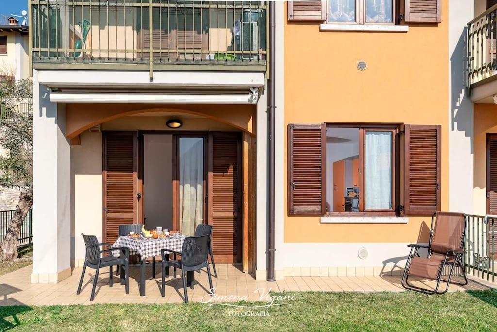 Il Giardino Di Laura Apartment Costa Volpino Exterior foto